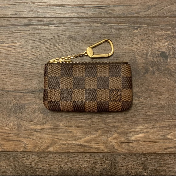 Louis Vuitton Key Pouch in Damier Ebene Canvas - Picture 4 of 14